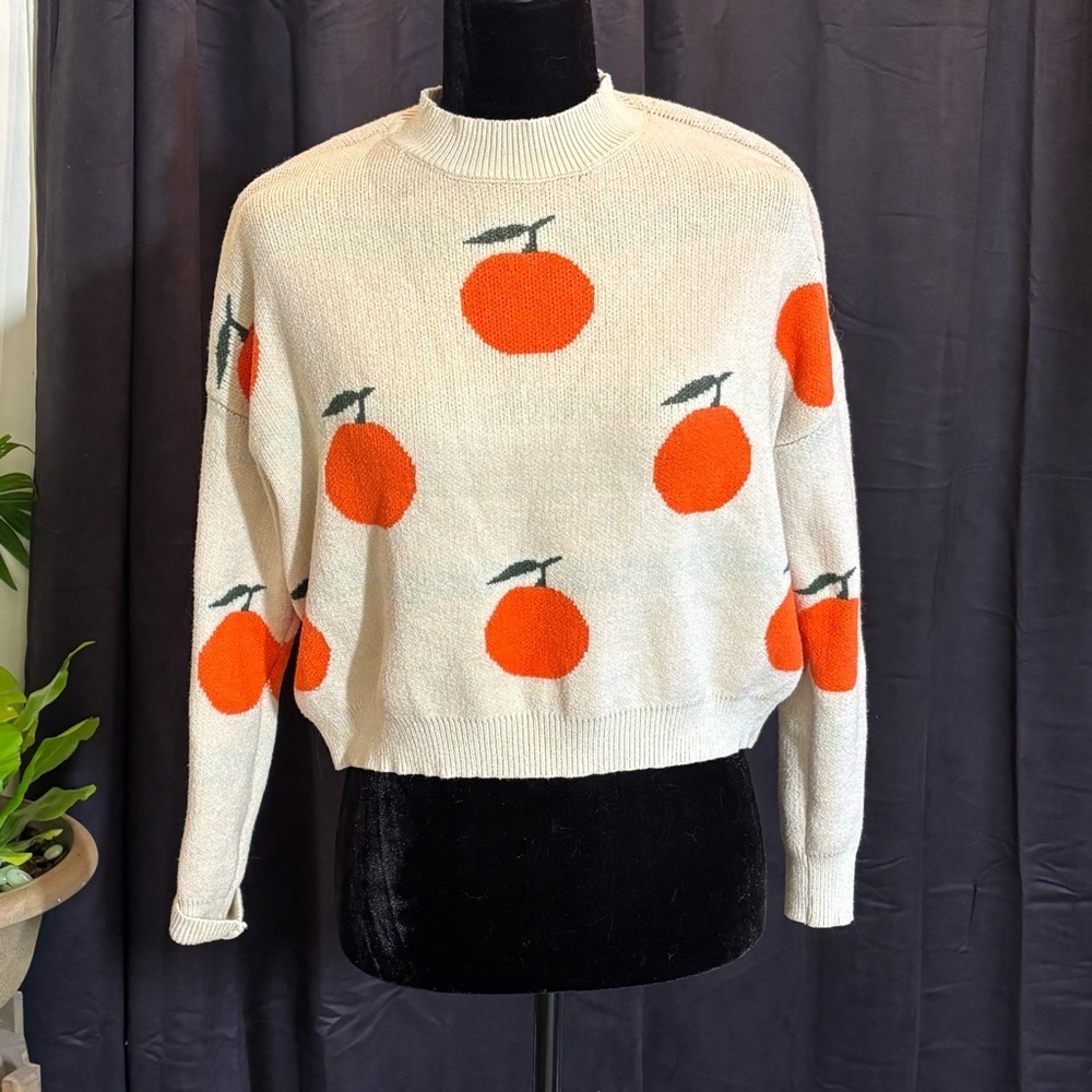 Moon & Madison cropped oranges pattern sweater, ladies XS